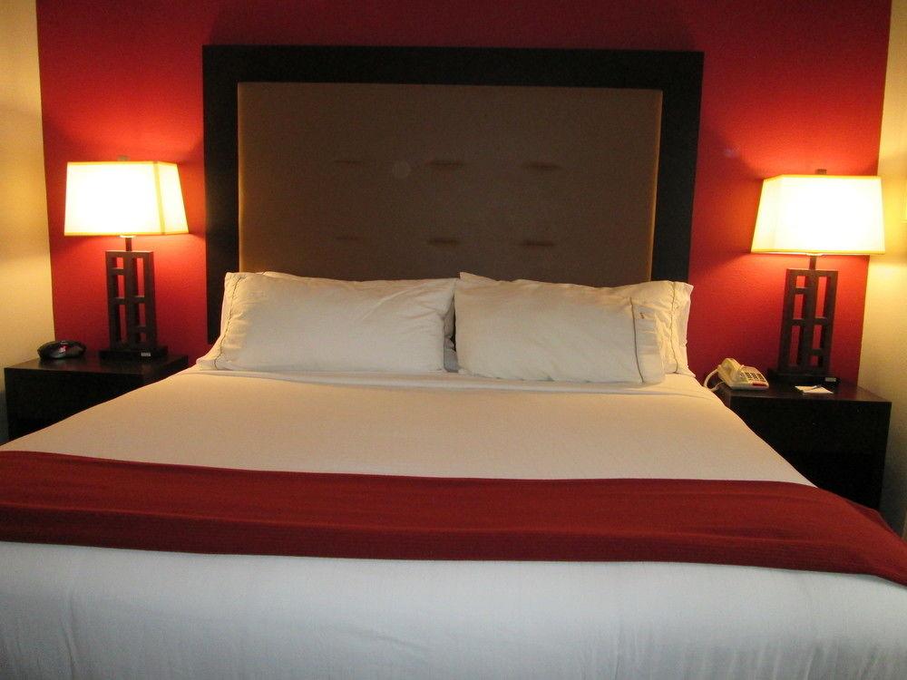 Holiday Inn Express Cloverdale - Greencastle By Ihg Exterior foto